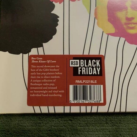 Bee Gees Three Kisses Of Love LP ~ RSD 2021 ~ Ltd Ed 1,000 ~ Red Vinyl ~ Sealed! - Picture 2 of 3